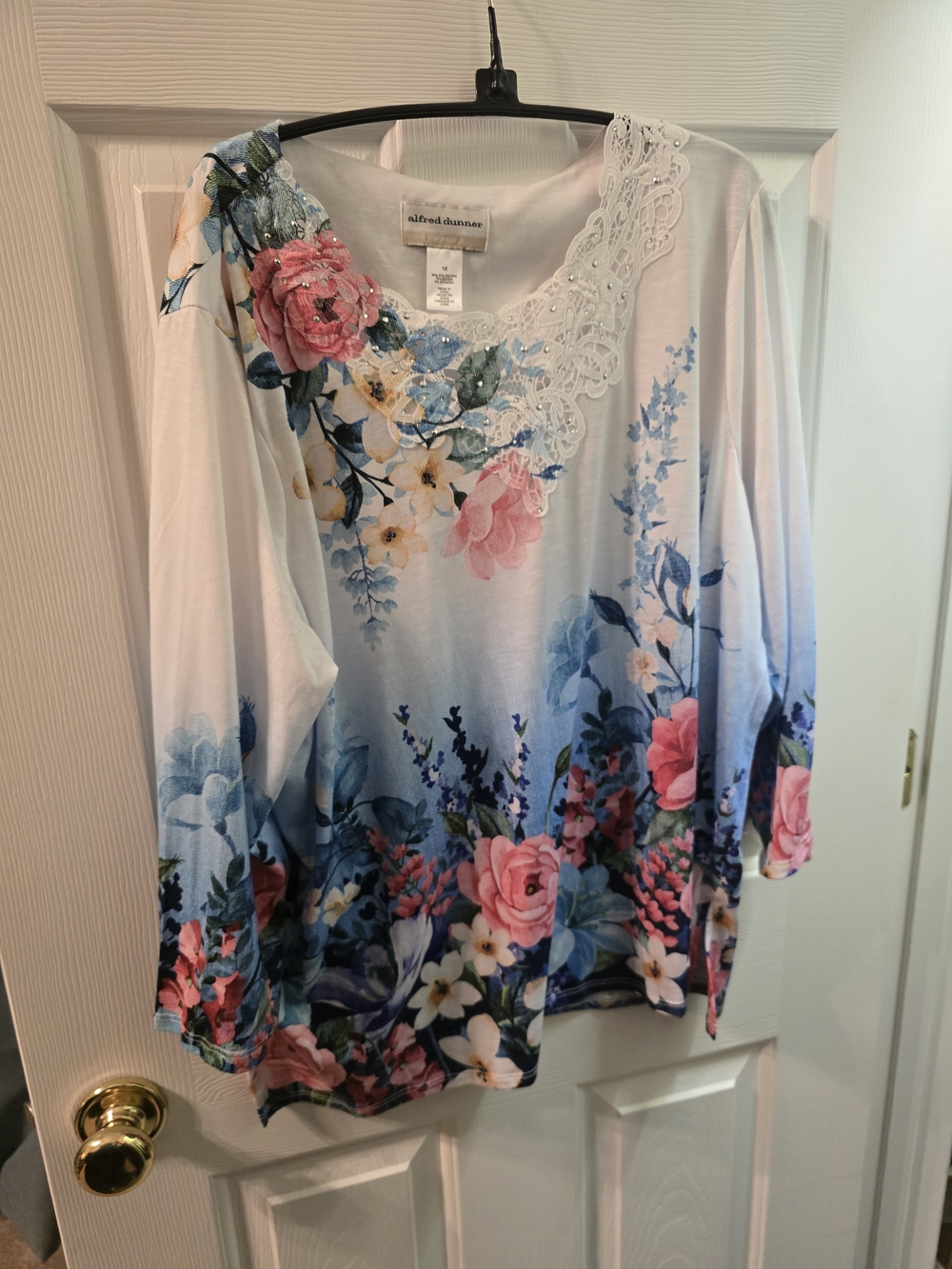 Alfred Dunner White Floral Lace-Detail Long Sleeve Top with Pink & Blue Roses